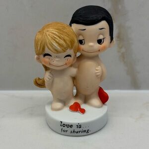 Rare Vintage Love Is For Sharing Figurine Red Hearts 1973 Los Angeles Times